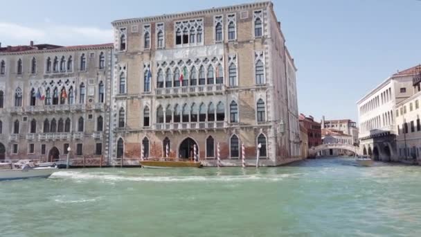 Muticolored Venedik Evler Grand Canal Üzerinde Görüntülemek Sudan Talya — Stok video