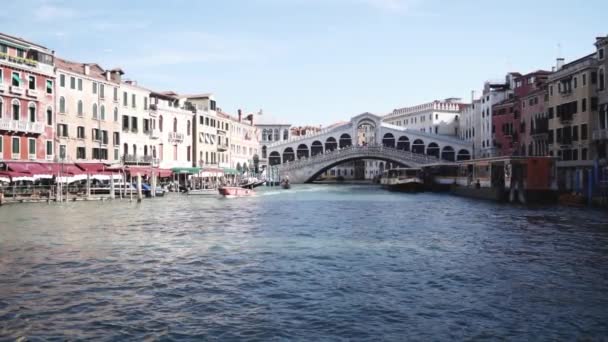 Ünlüsü Tarihi Rialto Köprüsü Venedik Talya Tonlu Görüntü Görünümünü — Stok video
