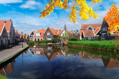 Hollanda 'nın Volendam şehrinin kırsal kırsal kırsal kesimi.