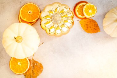 Şükran Günü balkabağı hasadı, üst manzara çerçevesi