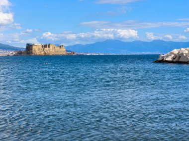 Napoli Limanı ve Ovo Şatosu, İtalya