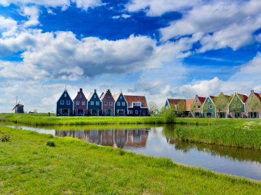 Hollanda 'nın Volendam şehrinin kırsal kırsal kırsal kesimi.