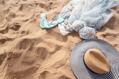 Kopya alanı ve gölgeli yaz sahili arkaplanı