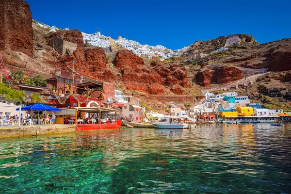 Amoudi Körfezi, Oia Limanı, Santorini Yunanistan güneşli yaz mevsiminde