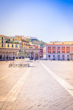 Napoli 'nin ünlü Piazza del Plebiscito manzarası