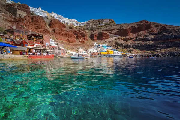 Amoudi Körfezi, Oia Limanı, Santorini Yunanistan güneşli yaz mevsiminde