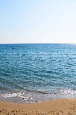 Korfu 'nun popüler plajları. Yunanistan 'ın Korfu adasındaki Agios Georgios Pagon plajında plaj