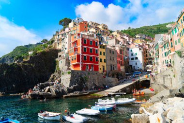 İtalya 'nın Cinque Terre kentindeki Riomaggiore tablosu