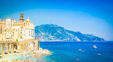 Yaz Atrani Sahili, deniz suyu, İtalya, web pankartı formatı