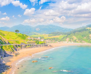 Cantabria deniz yeşili sahil Deba kasaba, Pais Vasco İspanya ile