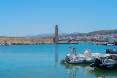 Rethymno 'nun liman ve deniz feneri, Girit, Yunanistan, retro ton