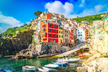 İtalya 'nın Cinque Terre kentindeki Riomaggiore tablosu