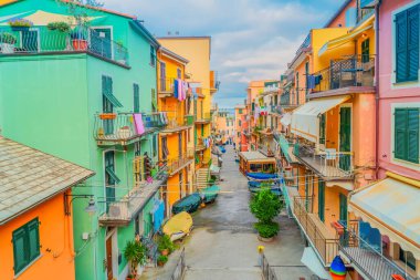 Manarola, Cinque Terre, İtalya 'nın pitoresk şehir caddesi