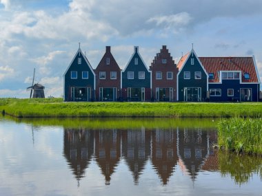Hollanda 'nın Volendam şehrinin kırsal kırsal kırsal kesimi.