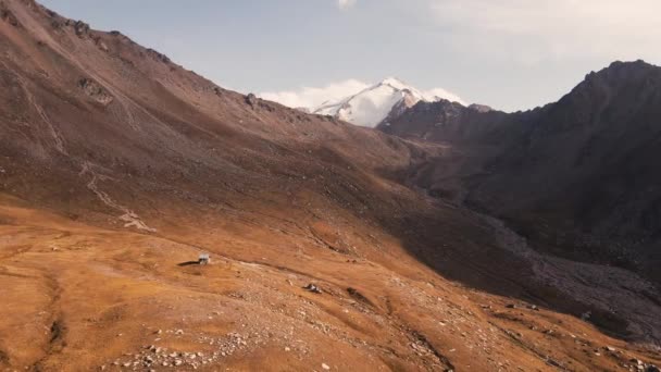 Bela Paisagem Das Montanhas Com Geleira Neve Colinas Outono Cazaquistão — Vídeo de Stock