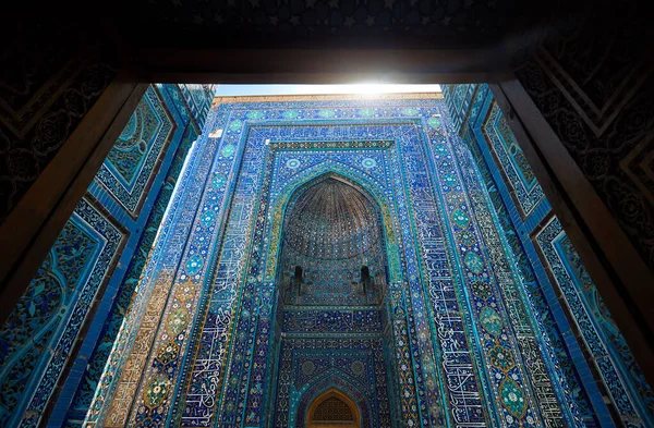 Όμορφη Είσοδος Arch Του Ιστορικού Νεκροταφείου Της Shahi Zinda Λεπτή — Φωτογραφία Αρχείου