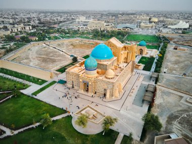 Güney Kazakistan 'daki Türkistan antik binasındaki Khoja Ahmed Yasavi anıtı hava aracı görüntüsü