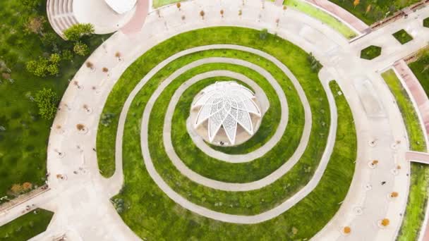Aerial Drone Shot Gazebo Park Spiral Path Mejora Del Parque — Vídeos de Stock