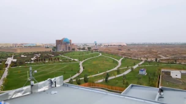 Letecký Dron Pohled Mauzoleum Khoja Ahmed Yasavi Městě Turkestánu Starobylé — Stock video