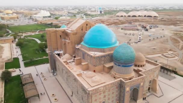 Drohnenaufnahme Des Mausoleums Von Khoja Ahmed Yasavi Der Stadt Turkestan — Stockvideo