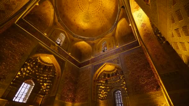 Interiér Zlaté Kopule Mešitě Gur Emir Mauzoleu Tamerlane Samarkandu Uzbekistán — Stock video