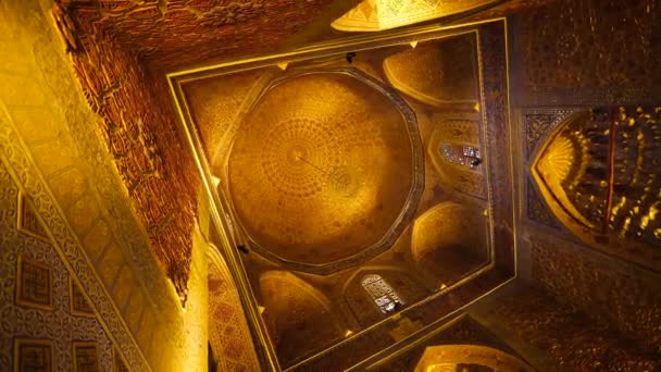Εσωτερικό Του Χρυσού Τρούλου Στο Τζαμί Του Εμίρη Gur Στο — Αρχείο Βίντεο