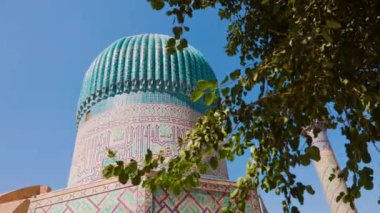 Gur Emir 'in güzel Kubbesi Semerkant, Özbekistan' da mavi gökyüzüne karşı