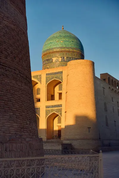 View Culture Square Kalyan Mosque Madrasah Sunset Bukhara Uzbekistan Стоковая Картинка