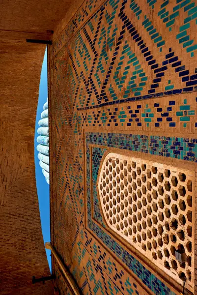 Exterior Del Antiguo Edificio Mausoleo Gur Emir Con Minarete Cúpula Fotos de stock