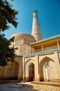 Özbekistan 'ın başkenti Khiva' da eski medrese ait geleneksel Özbekistan süslemeleri.