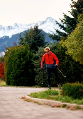 Spor, sağlıklı, atlet, yol, paten, aktivite, yaz, kayak, paten, aktif, kuzey, antrenman, sporcu, kros, açık hava, kask, park, asfalt, adam, rekabet, spor, koşu, hız, aksiyon, haç, sonbahar, biatlon, paten, paten