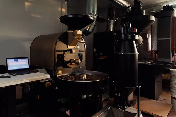 Máquina Profesional Proceso Tostado Mezcla Granos Café Fábrica Industrial Moderna — Foto de Stock