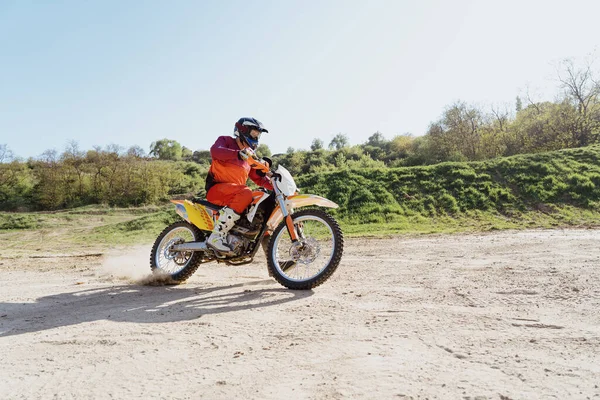 Man Riding Motorbike Motocross Track Extreme Adrenaline Motocross Rider Action — стокове фото