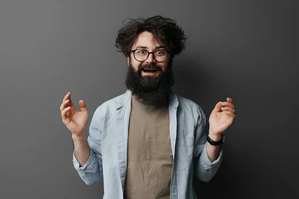 Feliz Hombre Barbudo Excitado Gafas Aisladas Sobre Fondo Negro — Foto de Stock