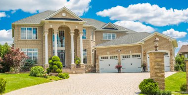 Toronto, Kanada banliyölerinde lüks ev.