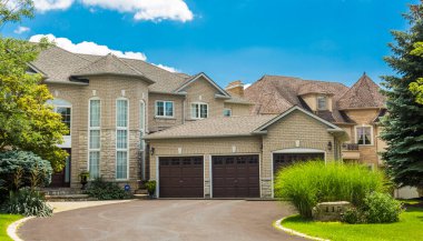 Toronto, Kanada banliyölerinde lüks ev.