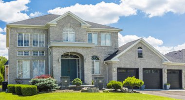 Toronto, Kanada banliyölerinde lüks ev.