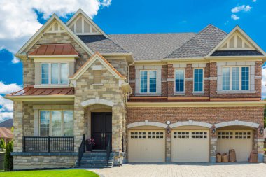 Toronto, Kanada banliyölerinde lüks ev.