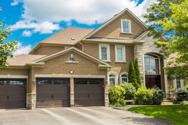 Toronto, Kanada banliyölerinde lüks ev.