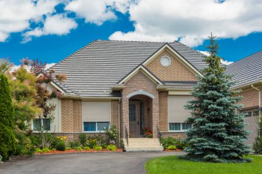 Toronto, Kanada banliyölerinde lüks ev.