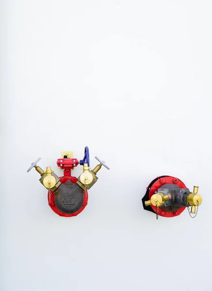 Sistema Hidrante Fogo Vermelho Sistema Extinção Incêndio Parede Branca — Fotografia de Stock
