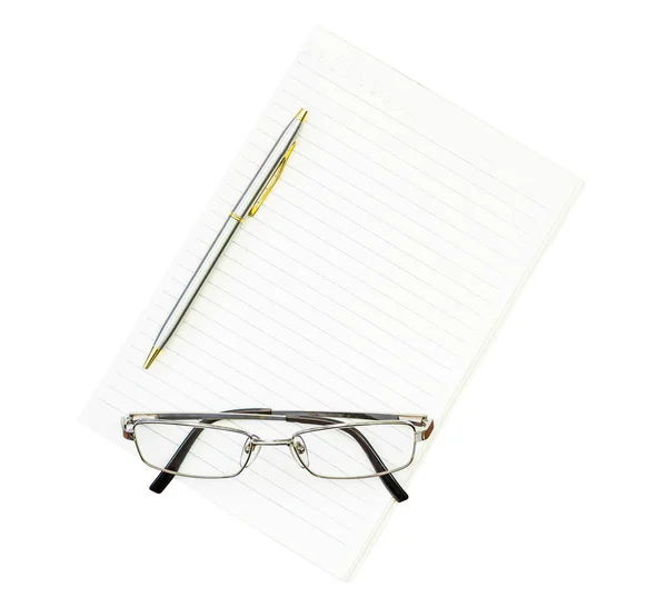 Σημειωματάριο Ανοιχτό Κενό Σελίδα Στυλό Και Γυαλιά Απομονώσει Λευκό — Φωτογραφία Αρχείου