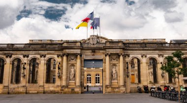 Palais Rohan, Fransa 'daki Bordeaux Belediye Binası. Bordeaux 'daki ünlü imza günü.