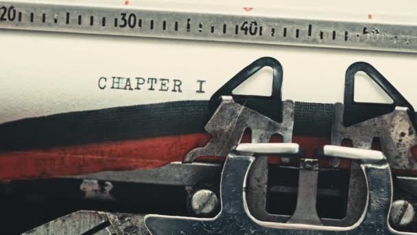 Máquina Escrever Vintage Datilografar Texto Capítulo Close View — Vídeo de Stock