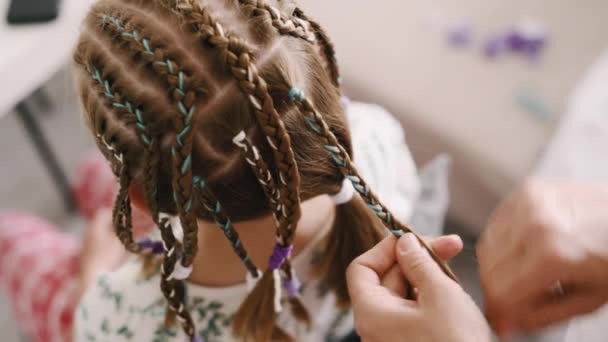 Barber Braids Pigtail Hairstyle Preteen Child Girl Beautiful Hair Salon — Stock Video