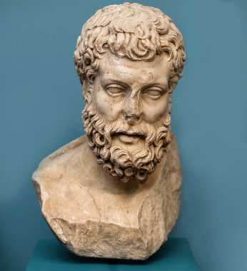 Berlin, Almanya - 18 Eylül 2019: Berlin Müzesi Metrodor 'un heykel büstü. Almanya 'daki sanat sergisinde heykel başı