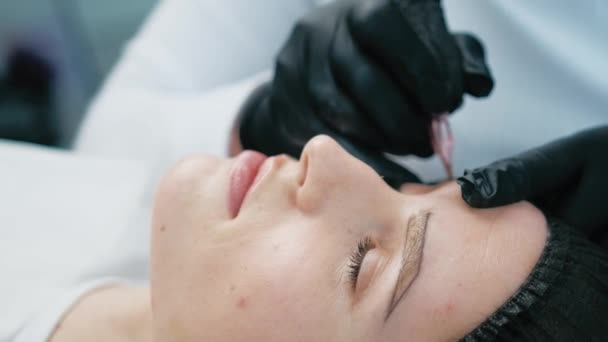 Permanent Eyebrow Makeup Process Closeup Portrait View Model Face Microblading — Stockvideo