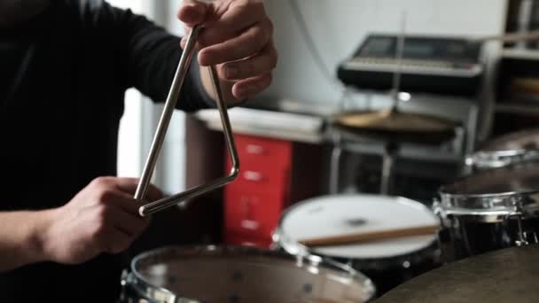 Man Hand Playing Music Triangle Beating Metal Stick Waiting Sound — Stok video