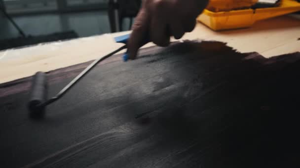 Coloring Varnish Impregnat Wooden Table Using Roller Brush Black Color — Stock videók