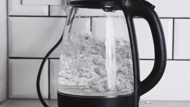 Transparante Waterkoker Kokend Water Met Hoge Temperatuur Keuken Moderne Theepot — Stockvideo
